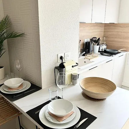 Modern 1 Bdr + Balcony + Free Parking + Ac + Pool Apartment L'Isle-d'Abeau Exterior photo