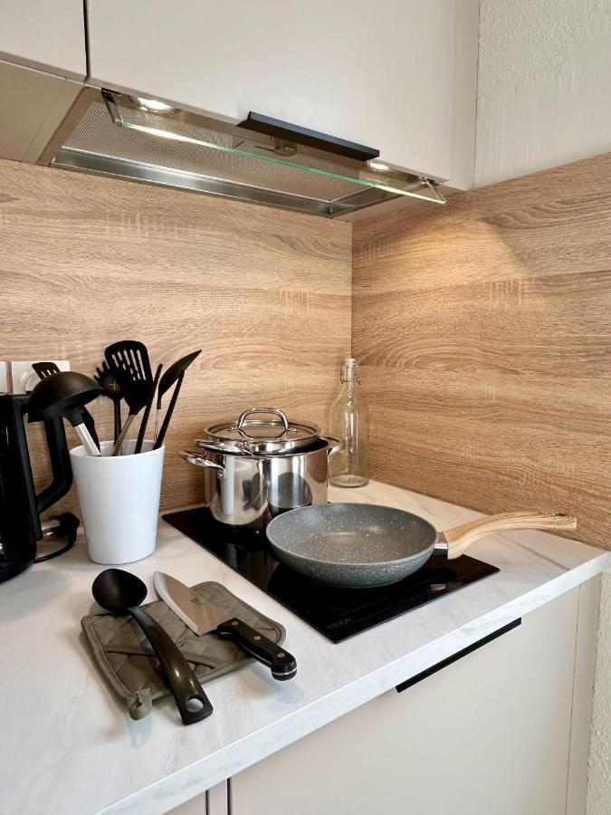 Modern 1 Bdr + Balcony + Free Parking + Ac + Pool * L'Isle-d'Abeau