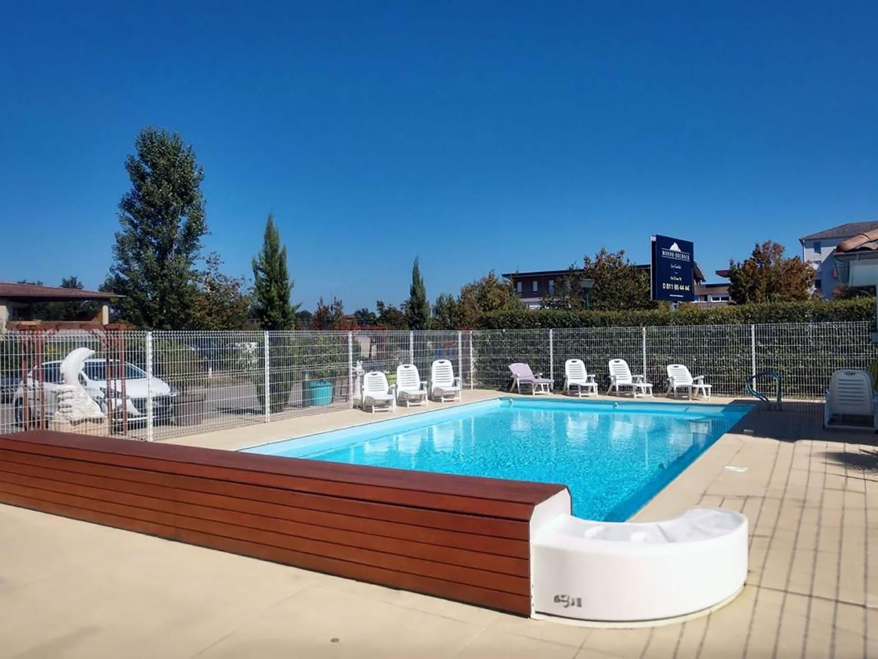 Apartment Modern 1 Bdr + Balcony + Free Parking + Ac + Pool L'Isle-d'Abeau